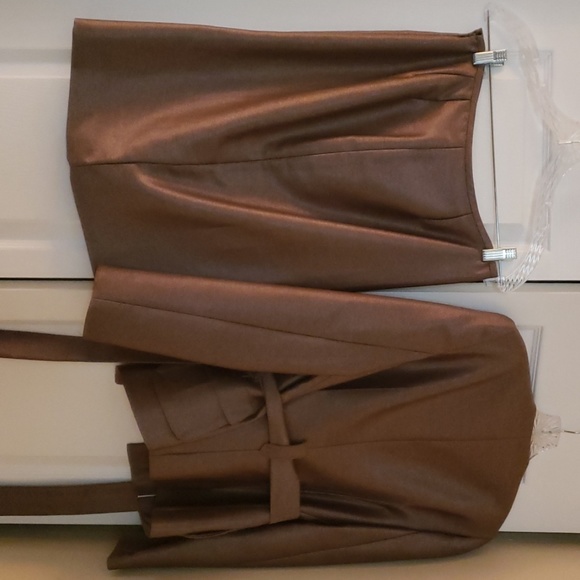 Suits - Picture 3 of 3